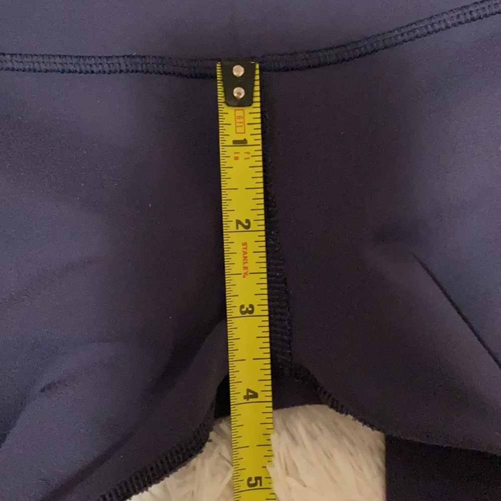 Low rise Lululemon leggings💜 - Picture 5 of 6